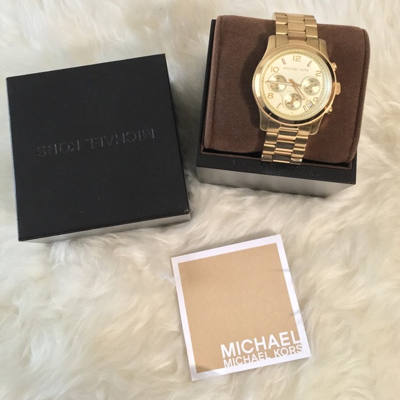 Michael Kors Chronograph Watch - Picture 2 of 9